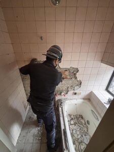 京都　城陽市　浴室リフォーム　施行中