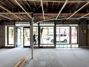 京都　城陽市　リフォーム店　店舗サッシリフォーム　施行中